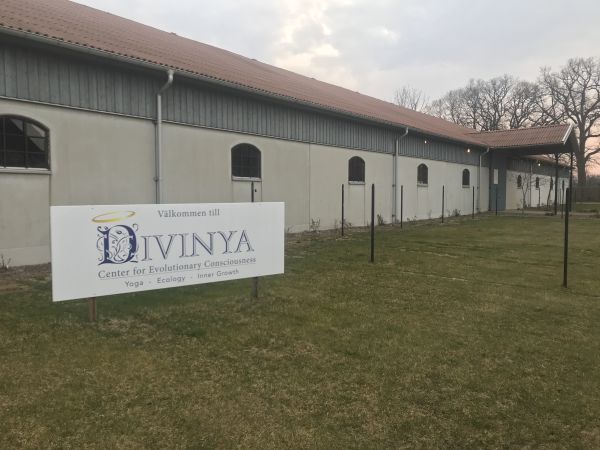 Progetto in canapa e calce per il centro yoga Divinya in Svezia