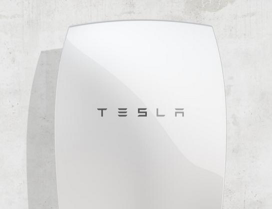 Fotovoltaico, presentata la batteria Powerwall di Tesla per il residenziale