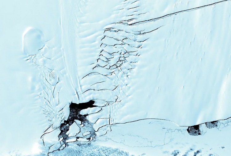 Due ghiacciai sono al collasso in Antartide: è allarme globale
