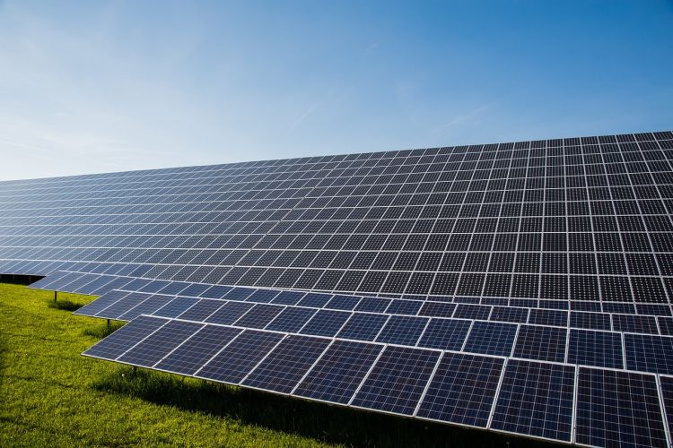 Pannelli fotovoltaici: tra tecnologia e rispetto ambientale