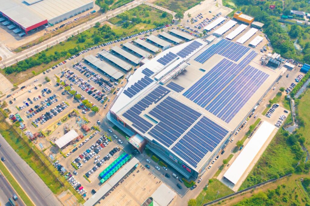 Transizione energetica: dai centri commerciali 1,1 GW di energia fotovoltaica