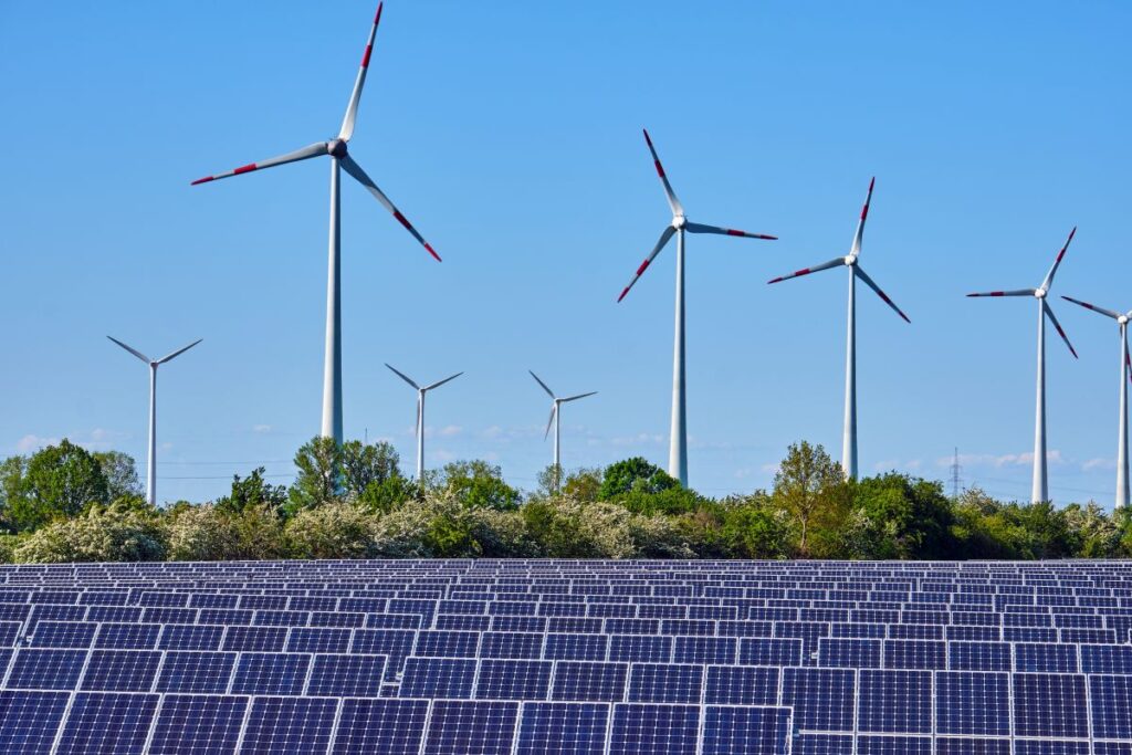 Ren21: i benefici delle rinnovabili superano i loro potenziali impatti negativi